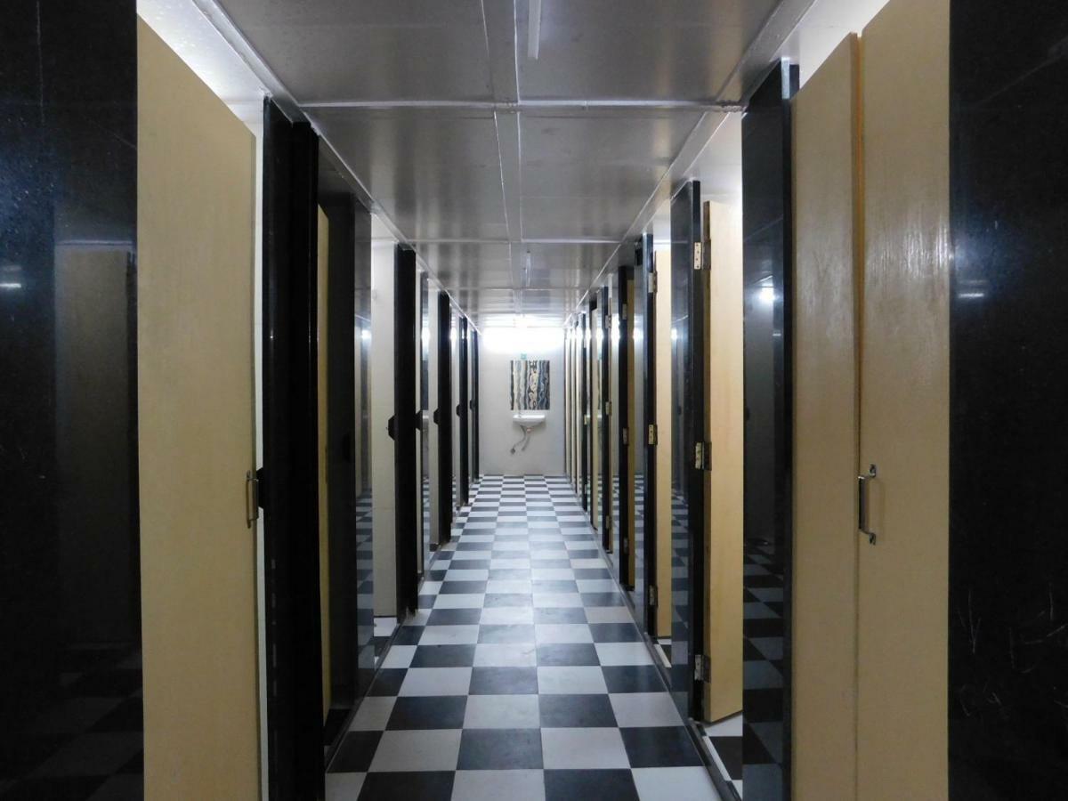Abuzz Hostel Lower Parel - Mumbai — Photos 1